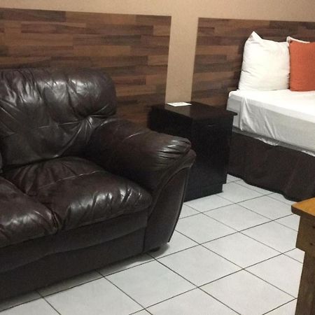 Hotel Don Felipe グアテマラシティ エクステリア 写真